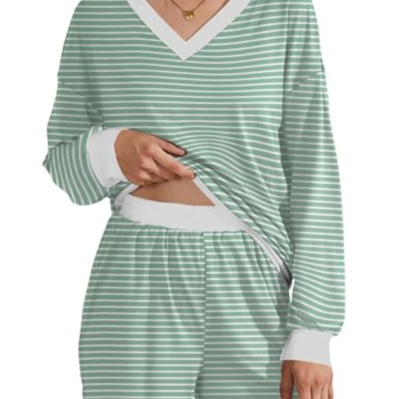 Women's V-Neck Long Sleeve Pajama Set with Pocket - Cozy Loungewear - Picture 5 of 8